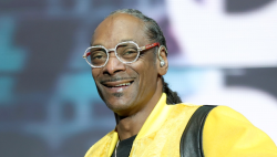 Snoop Dogg Reunites With Childhood Friends To Recreate Old Photo From 1980s