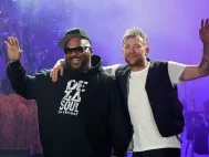 Gorillaz & De La Soul - Feel Good Inc (Live At Coachella)