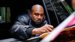 Kanye West Makes Hollywood Tourists’ Day During Sweet Traffic Encounter