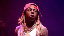 Lil Wayne Threatens To Abandon Show After Object Is Thrown At Him On Stage