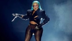 Lil Kim Launches Her Underwear Into The Audience During ONE Musicfest Performance